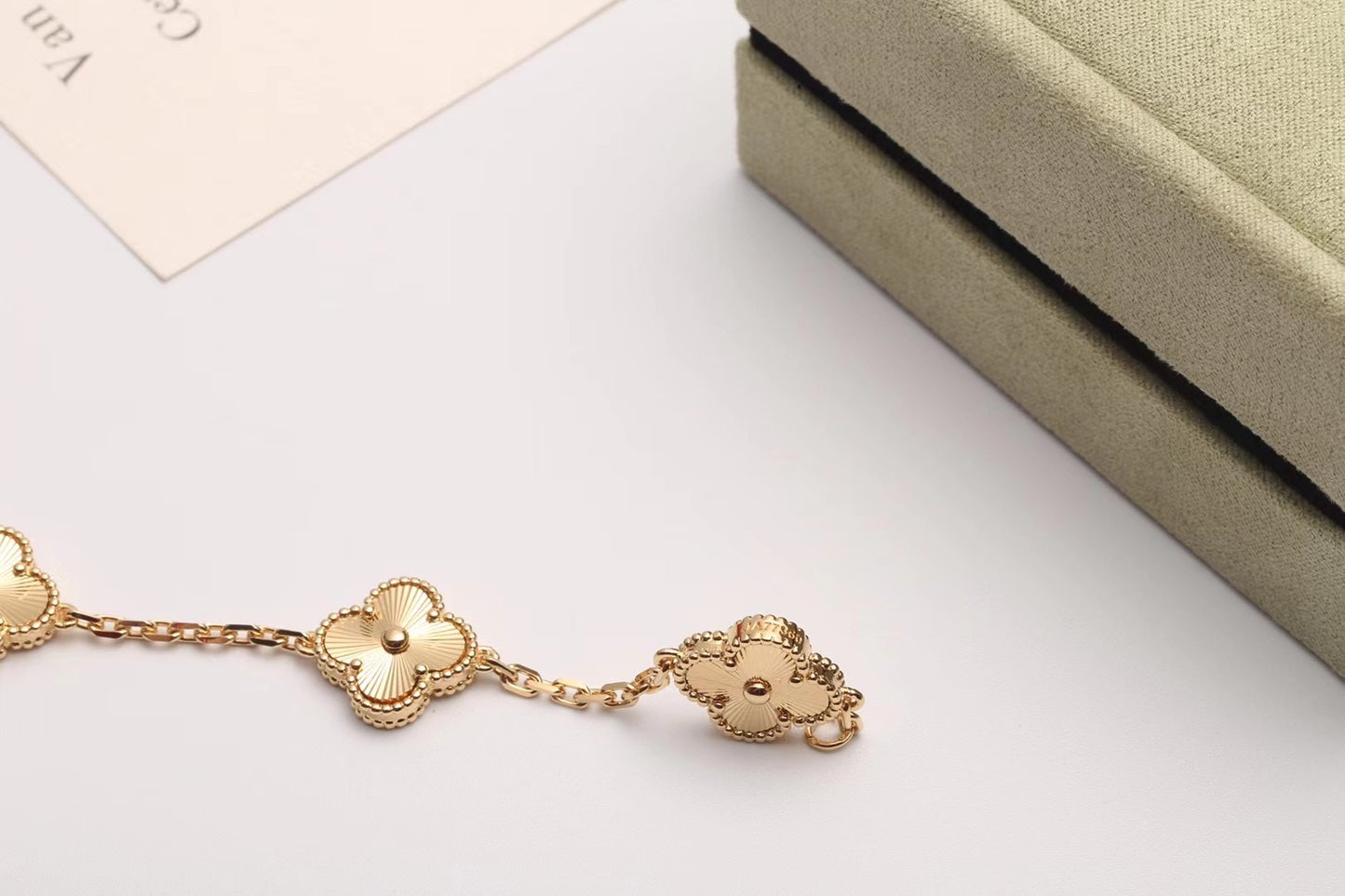 Vintage Alhambra bracelet 5 motifs Guilloché.