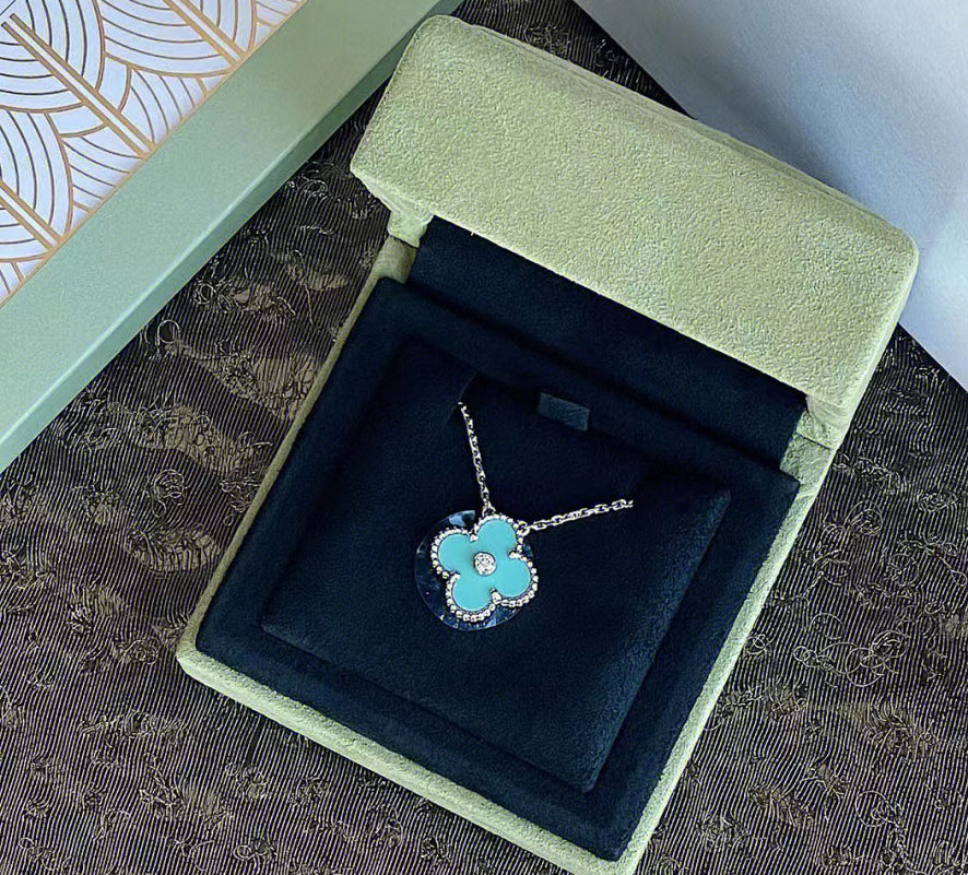 2022 Holiday Pendant Celadon Green Sevres Vintage Alhambra Diamond Necklace
