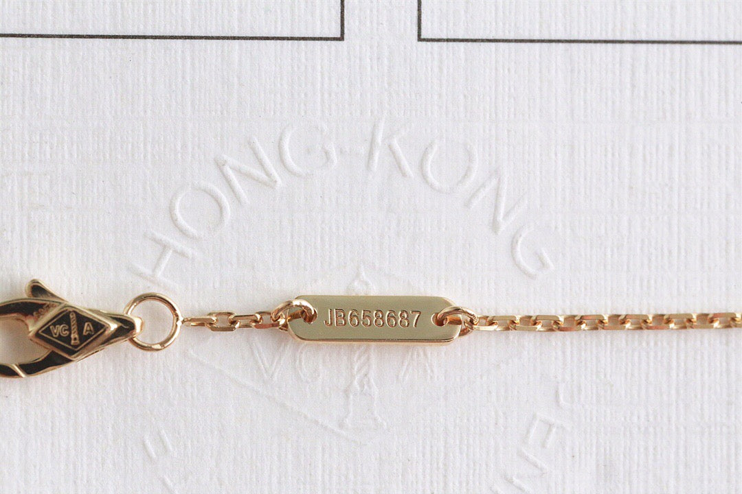 Sweet Alhambra mother-of-pearl bracelet