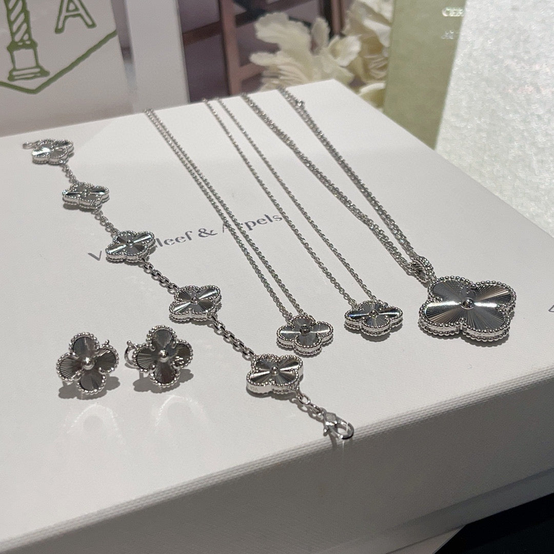Vintage/Magic Alhambra Guilloche white gold Collection: Bracelet, Pendant, Earrings and 20 Motifs Long Necklace