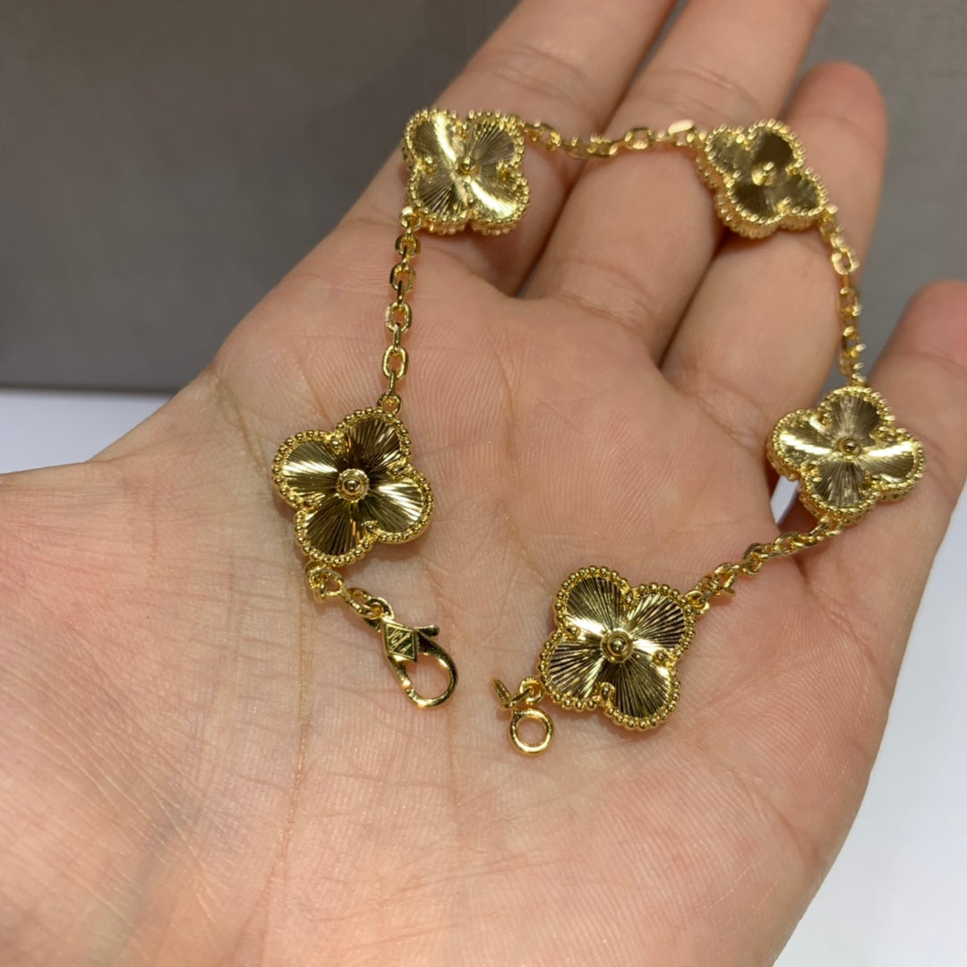 Vintage Alhambra bracelet 5 motifs Guilloché.