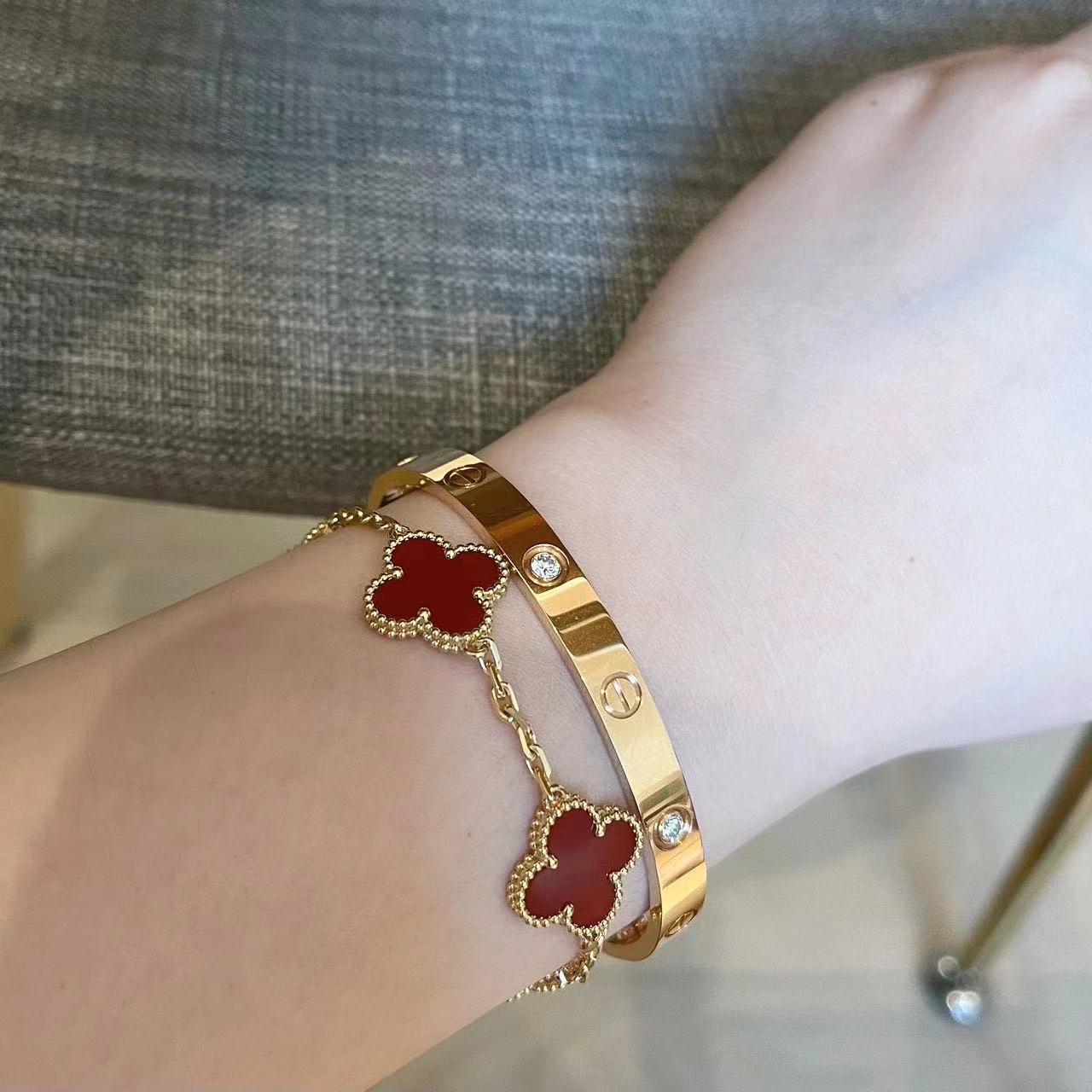 Vintage Alhambra Bracelet 5 Motifs Yellow Gold, Carnelian